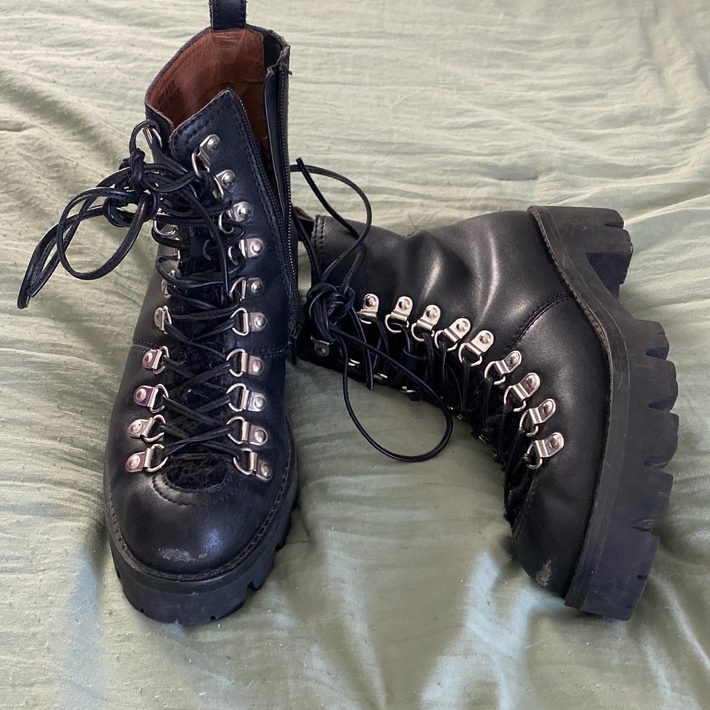 black combat boots woman’s size 7